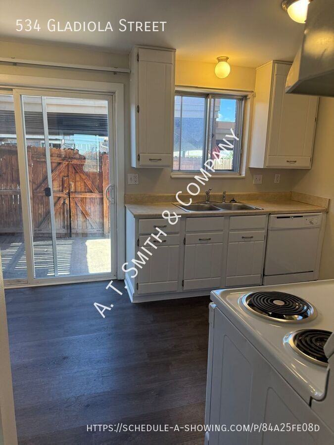 534 Gladiola Street - Photo 2 of 13