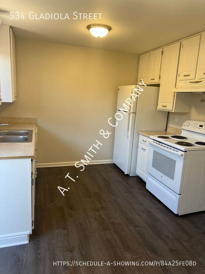 534 Gladiola Street - Photo 3 of 13