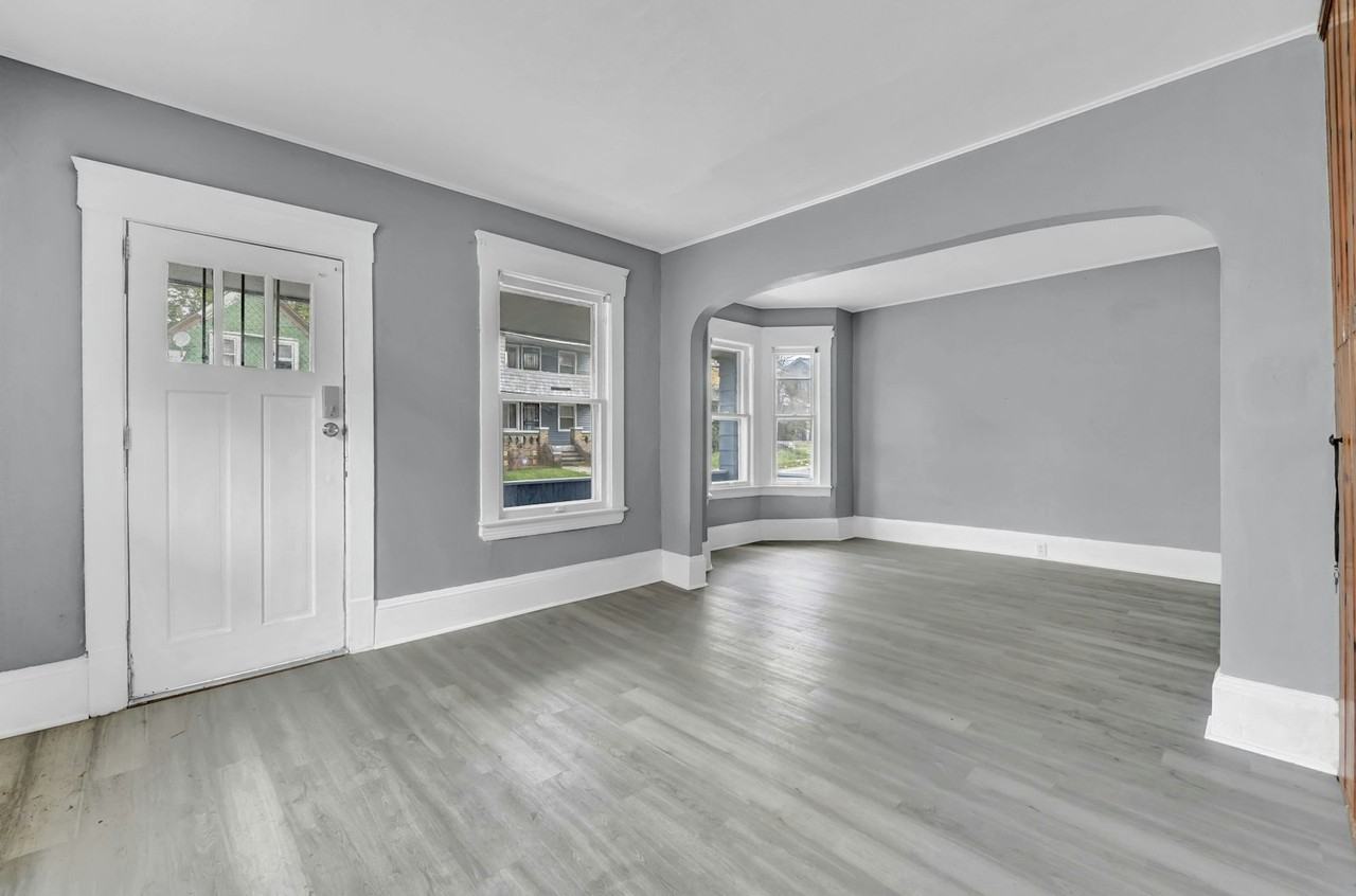 10210 Reno Avenue - Photo 6 of 28