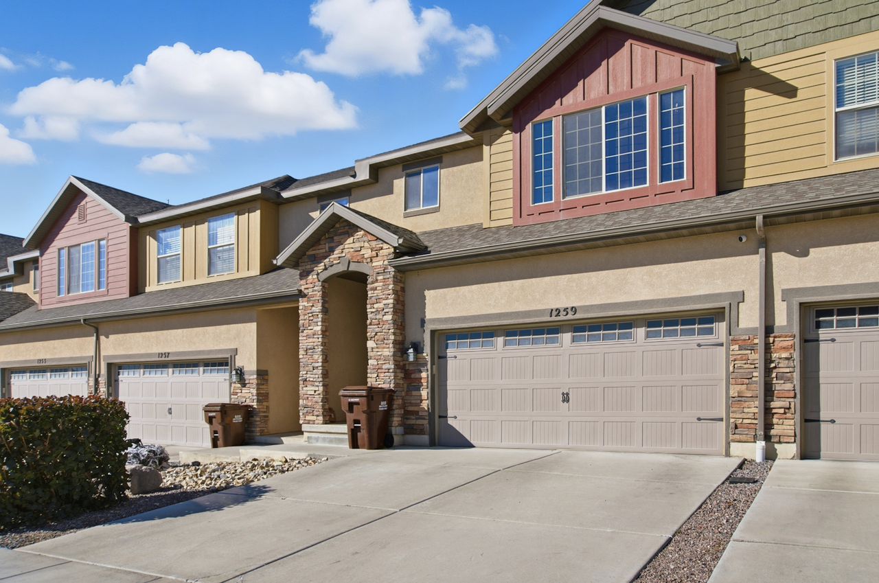 1259 SilverCrest Drive - Photo 2 of 18