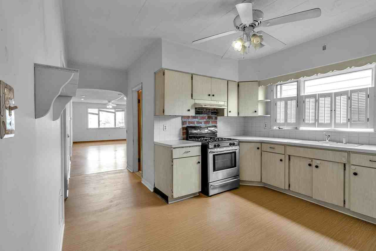 279 Fenton Street, Unit A (Downstairs) - Photo 3 of 10