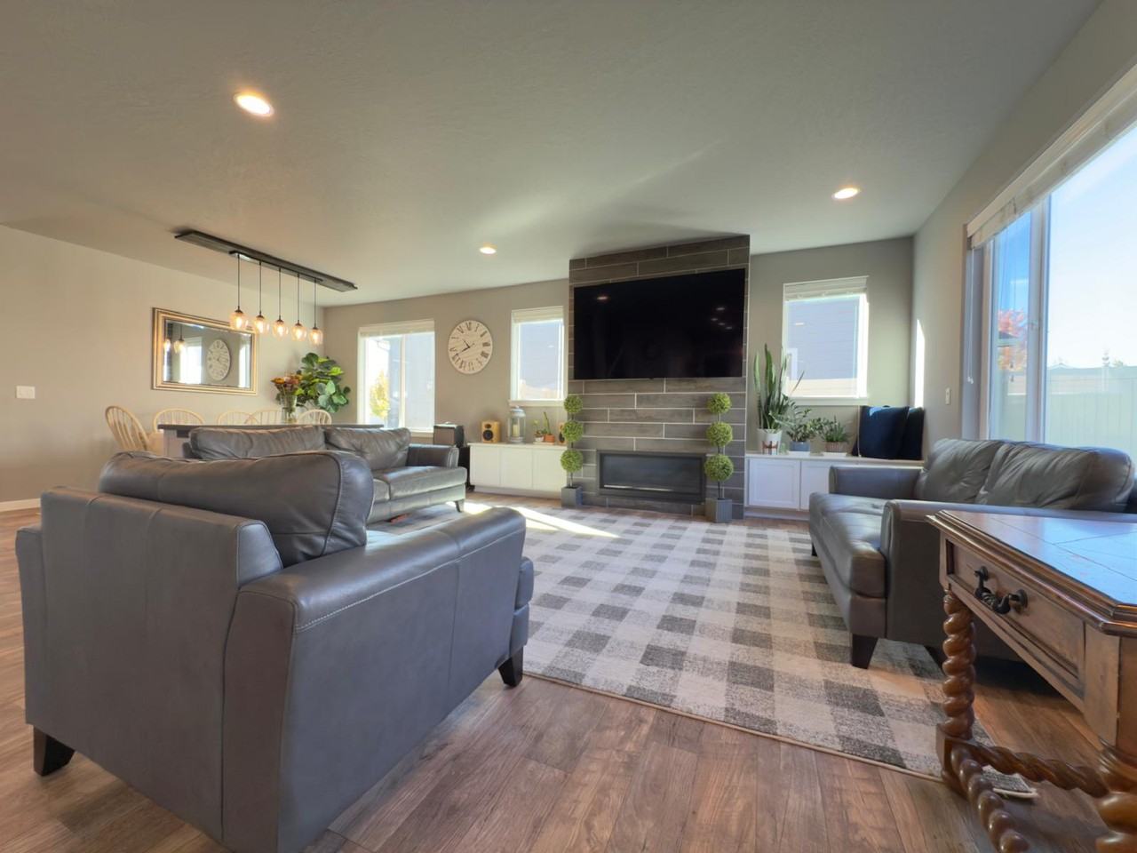 1816 S Ridgetop Dr - Photo 2 of 27