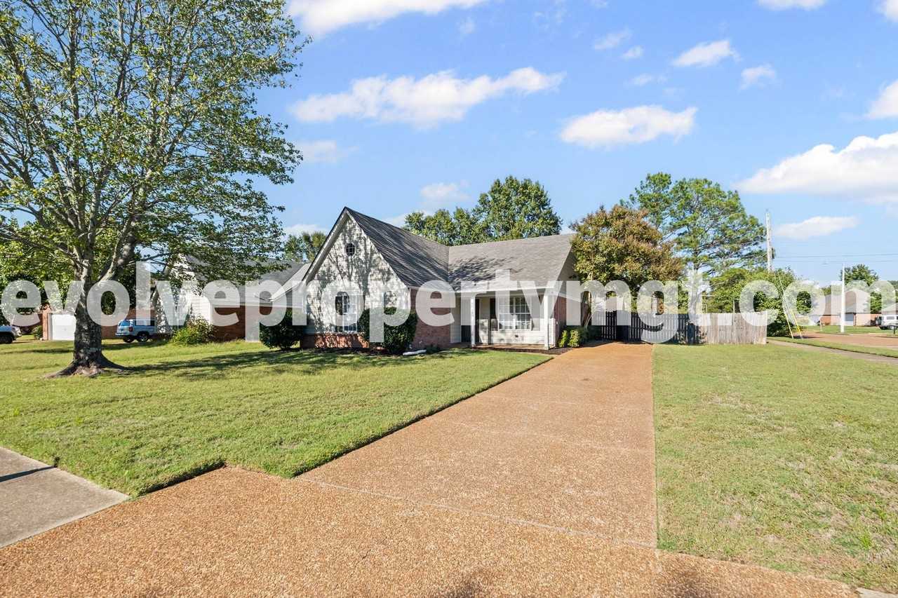 8068 Port Douglas Dr - Photo 2 of 18