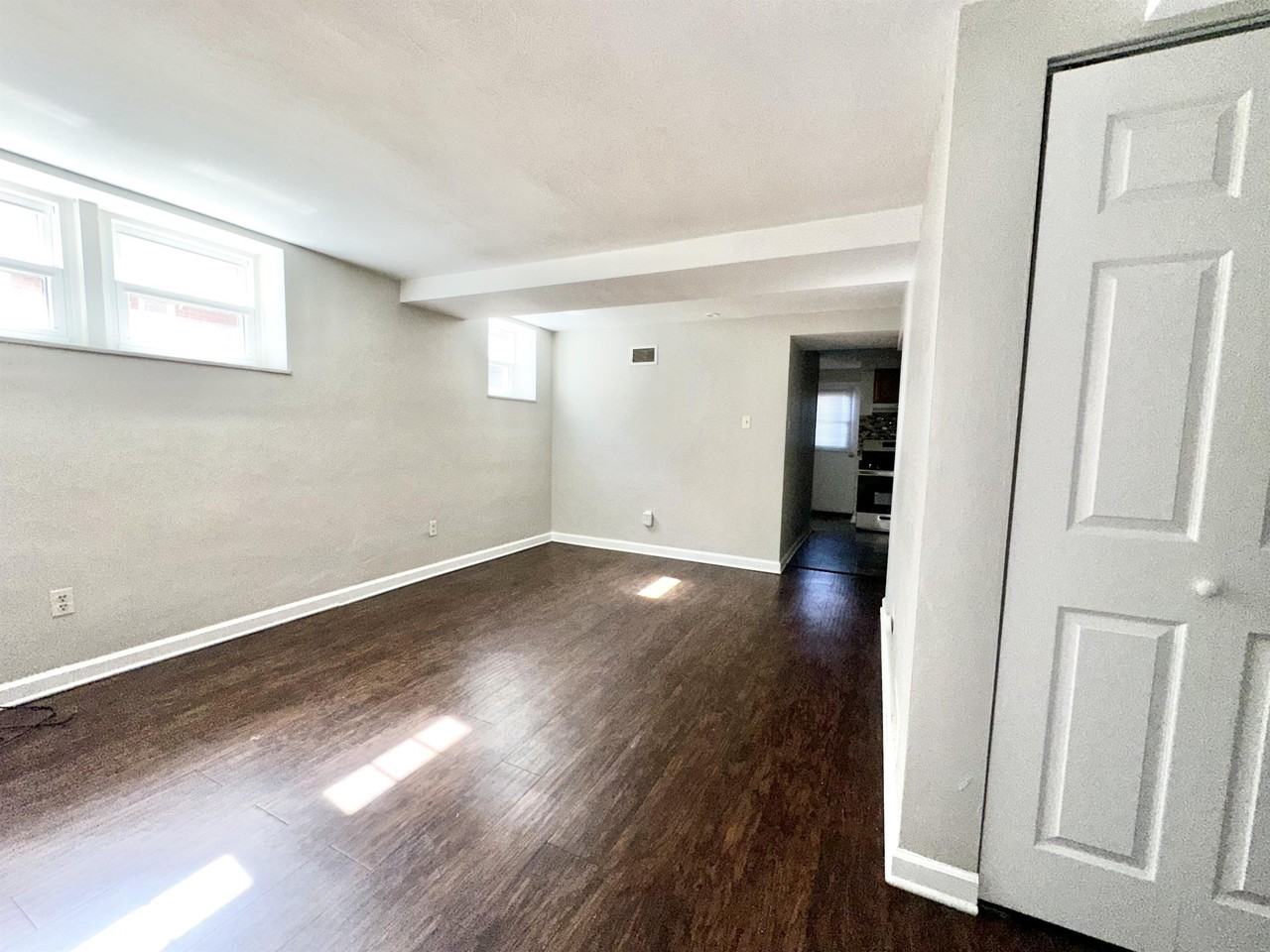 DELAFIELD-115 -- 208 - Photo 5 of 9