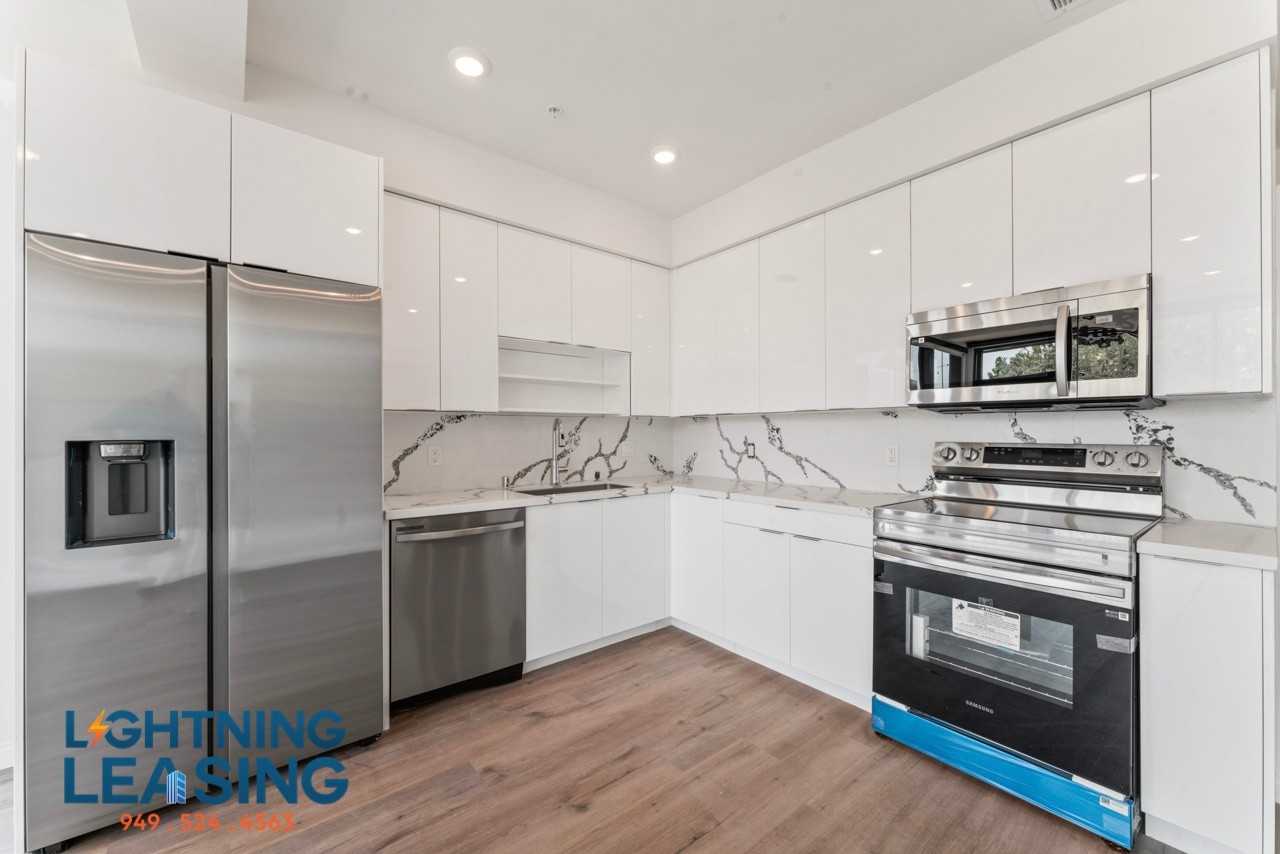 3105 Bellevue Ave #306