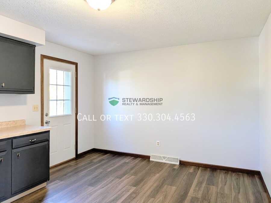 127 Elm St Ne - Photo 2 of 12