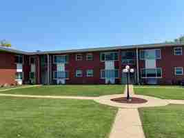 featured image of 7853 Big Bend Blvd