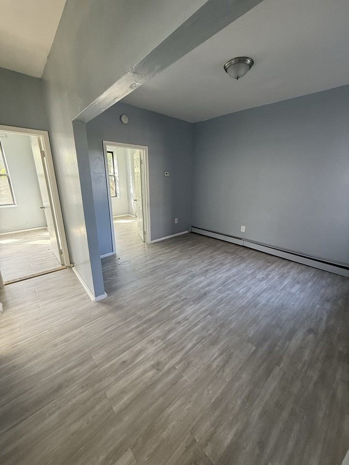 224 South Orange Avenue - Photo 2 of 8