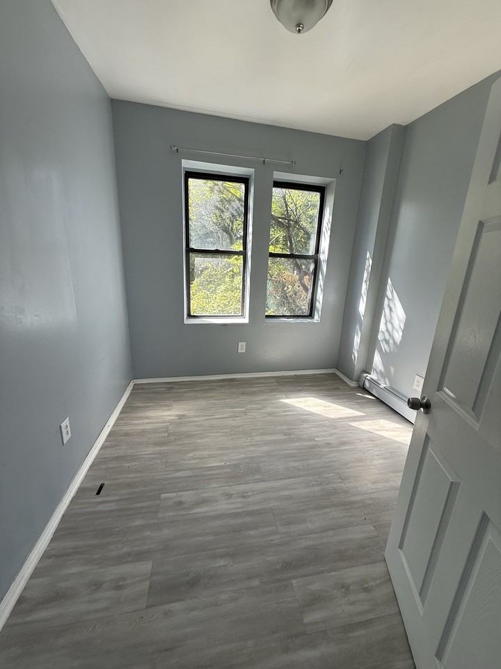 224 South Orange Avenue - Photo 6 of 8