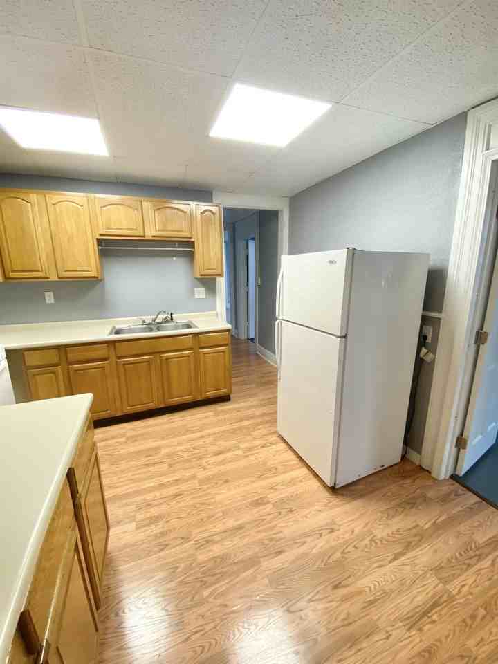 911 State Street - Photo 2 of 18