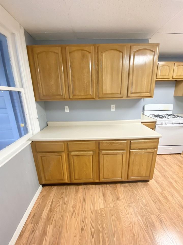 911 State Street - Photo 3 of 18