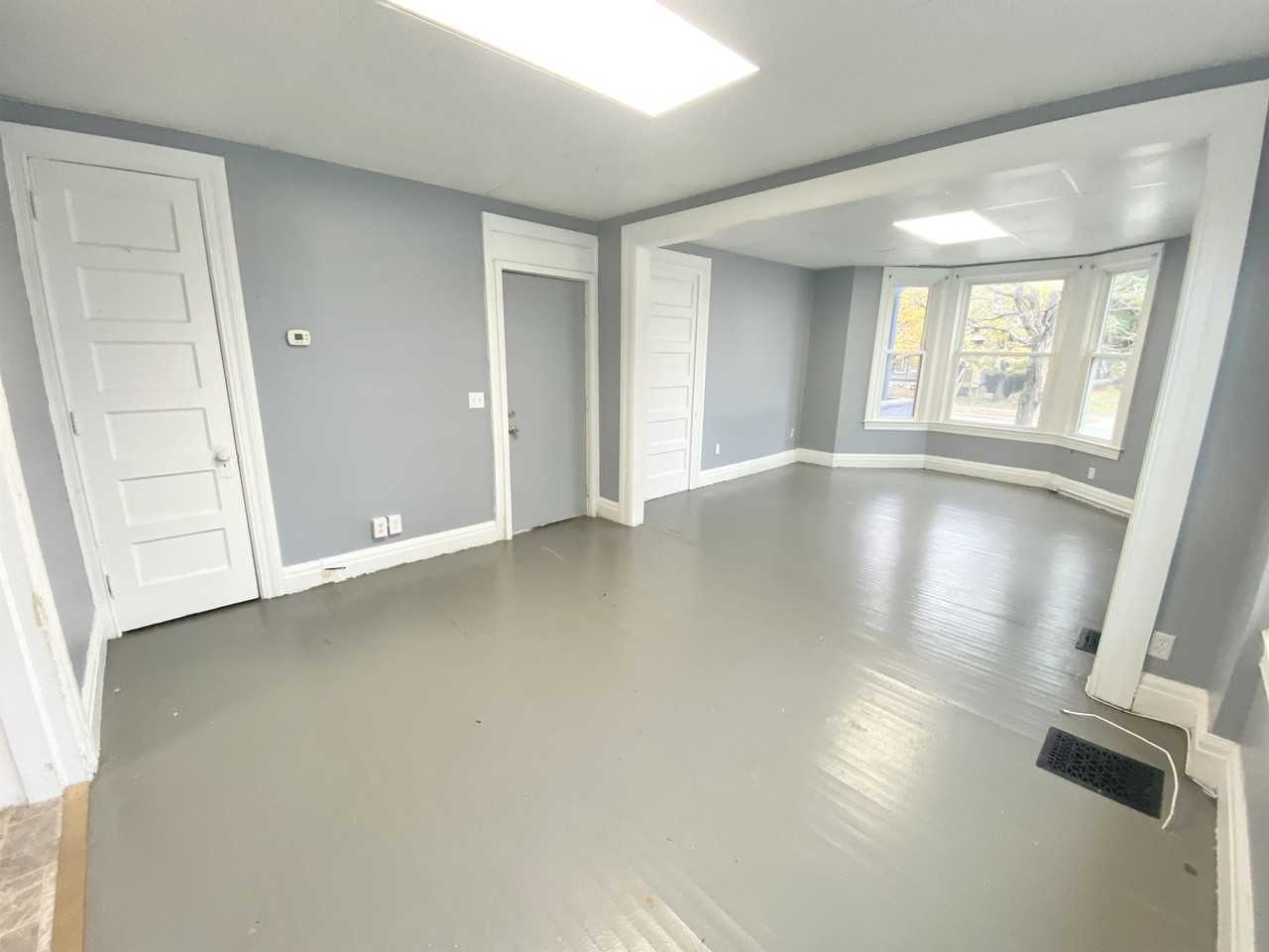 911 State Street - Photo 4 of 18