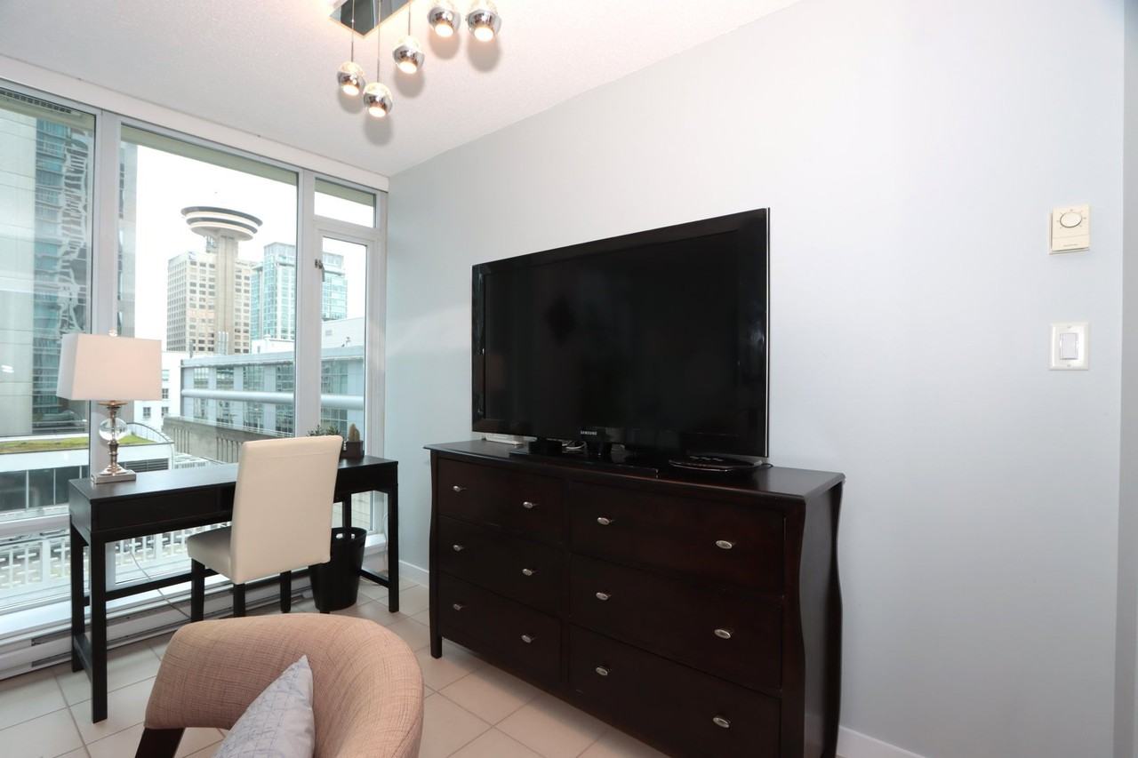 610 Granville St - Photo 5 of 21