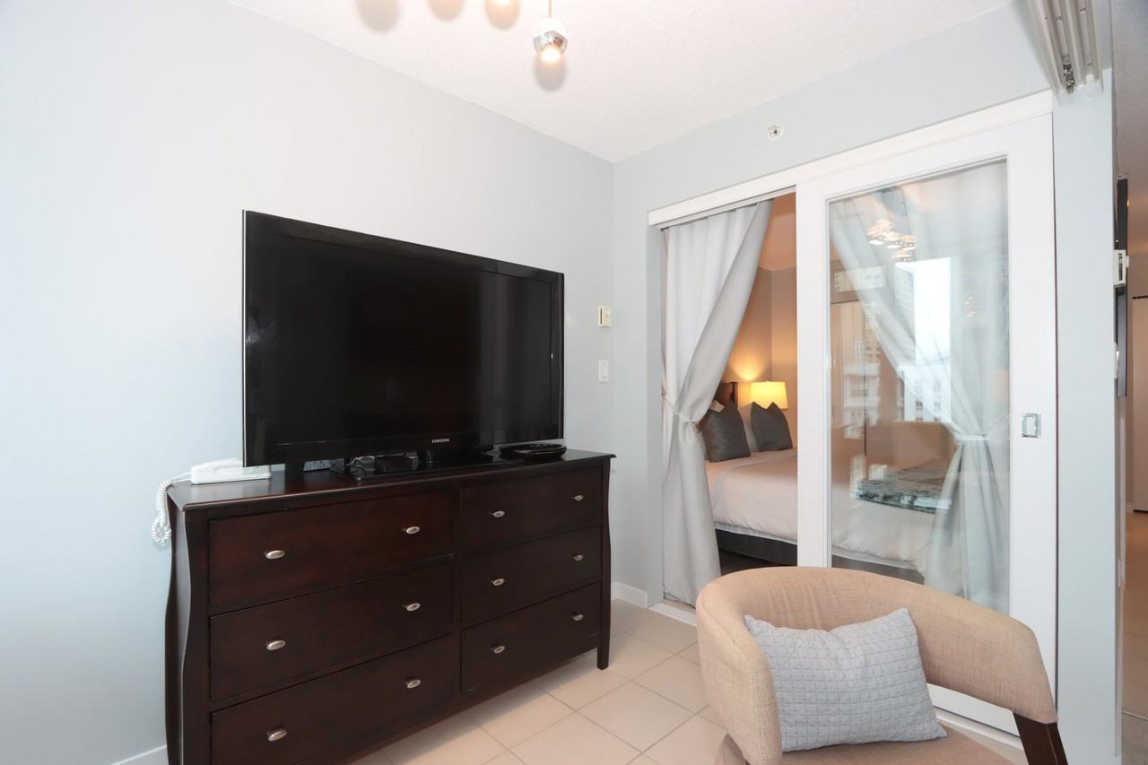 610 Granville St - Photo 6 of 21