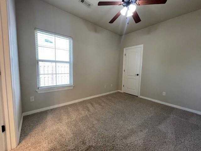 3895 Baltic St - Photo 6 of 27