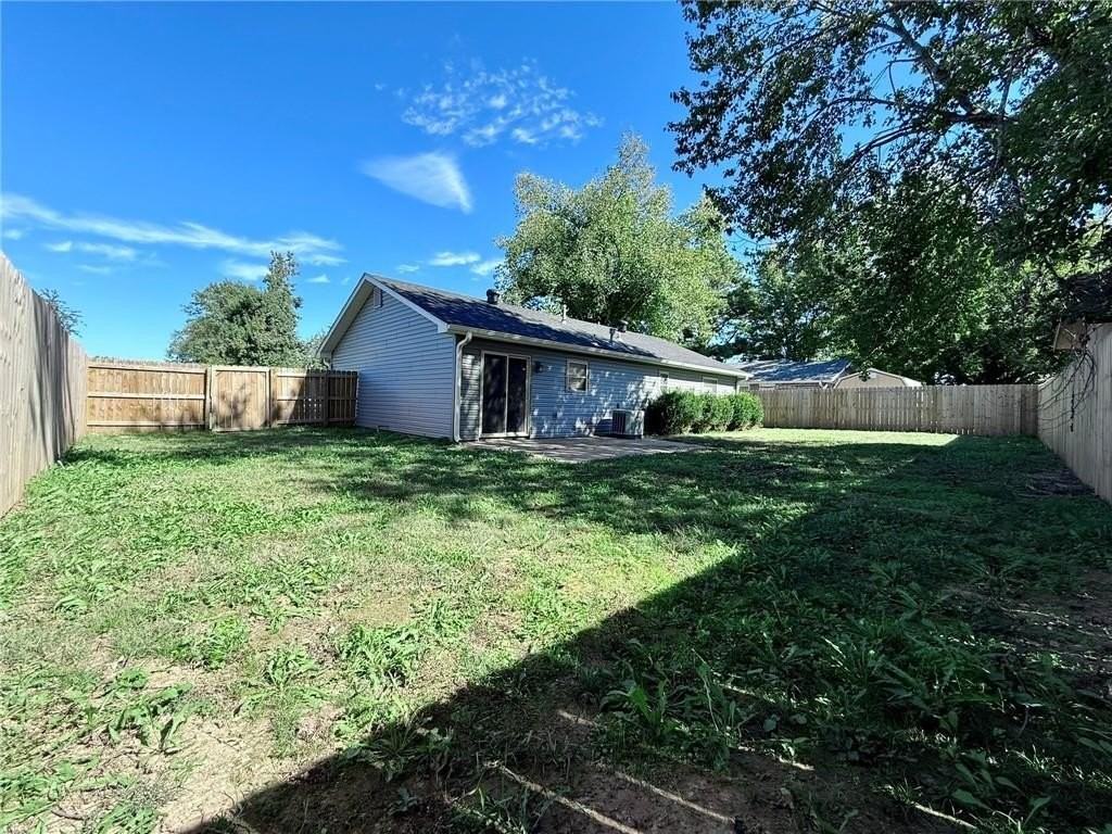 2607 Walker St - Photo 4 of 14