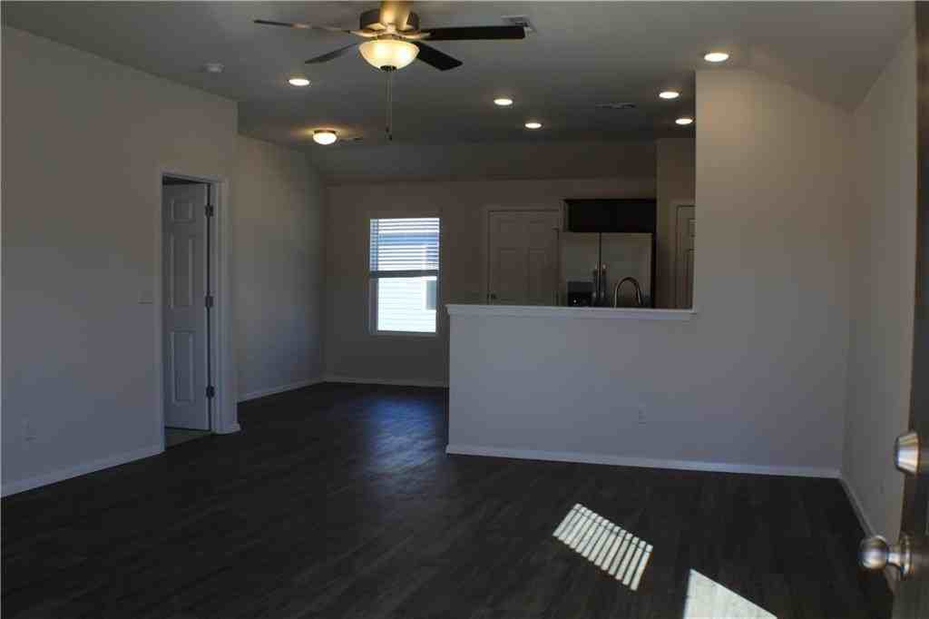 1078 E Sparrow Cir - Photo 5 of 17