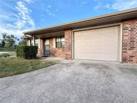 2613 W Oak St - Photo 1 of 1