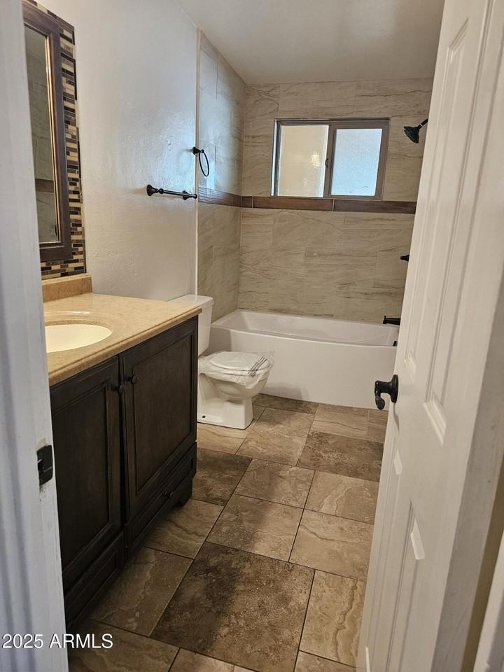 200 W Brown Dr - Photo 7 of 9