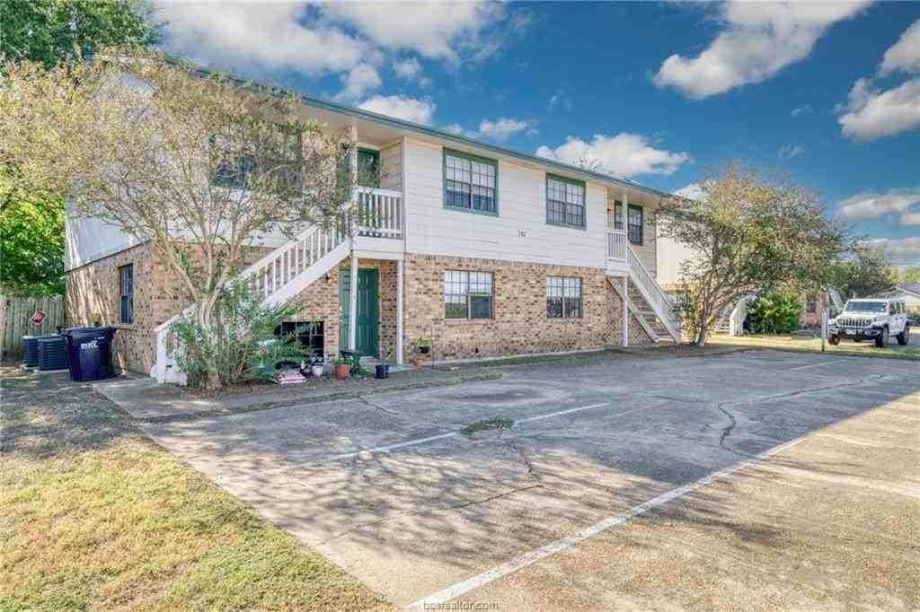 702 Navarro Dr #C - Photo 2 of 9