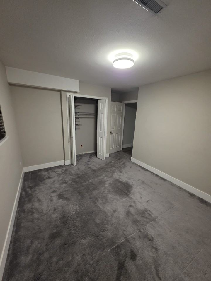 23016 Cliff Ave #1 - Photo 4 of 18