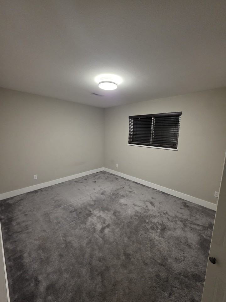 23016 Cliff Ave #1 - Photo 5 of 18