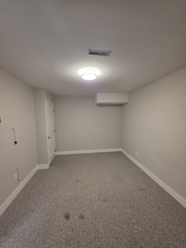 23016 Cliff Ave #1 - Photo 6 of 18