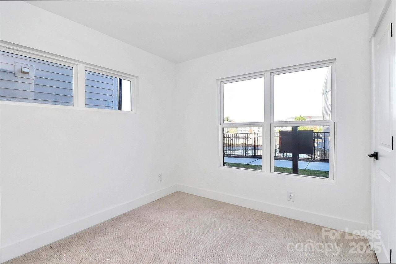 5027 Dutchess Dr Unit 44 #44 - Photo 7 of 27