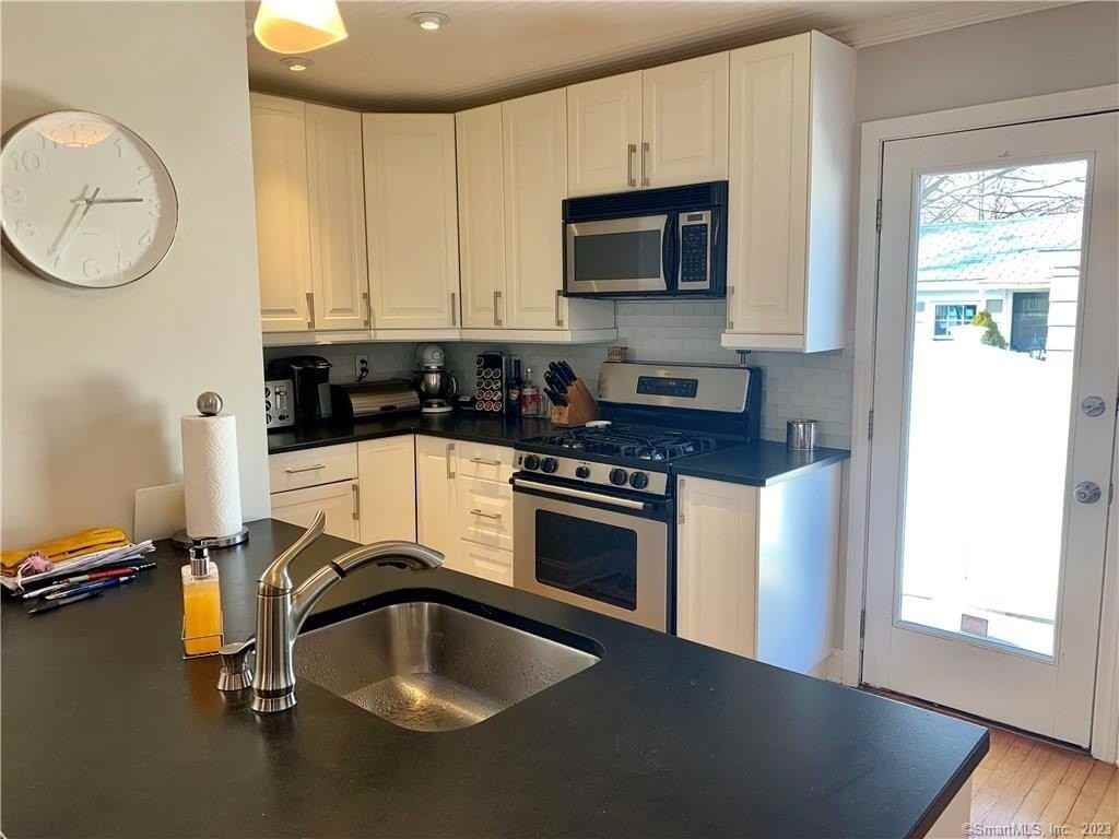 84 Kelsey Pl - Photo 6 of 22