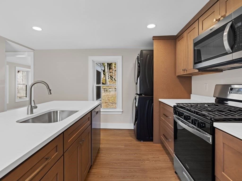 40 Cedar St - Photo 3 of 23