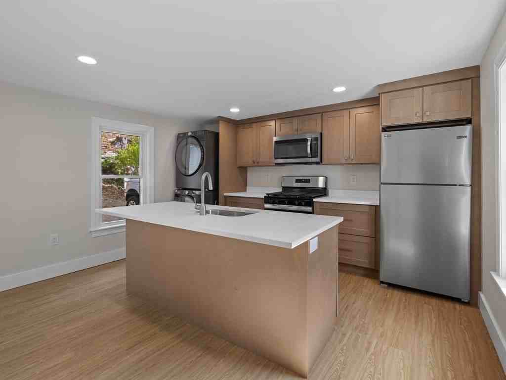 40 Cedar St - Photo 4 of 23