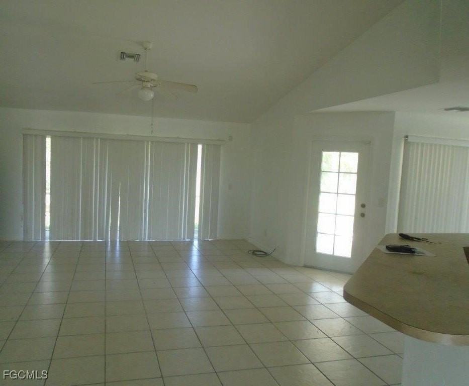 3623 Ne 17th Pl - Photo 3 of 7