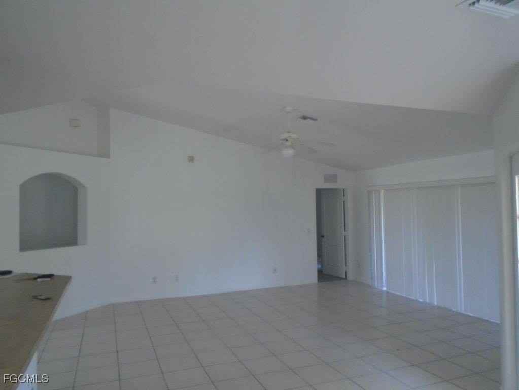 3623 Ne 17th Pl - Photo 4 of 7