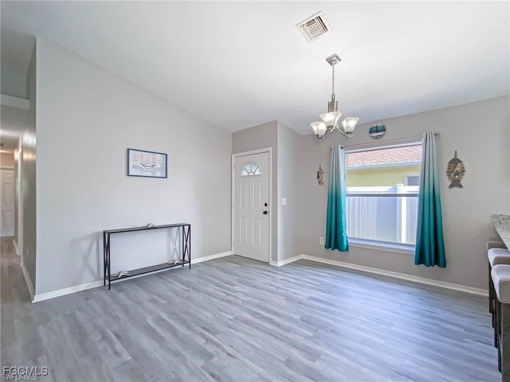 4523 Southwest 7th Place - Photo 6 of 19