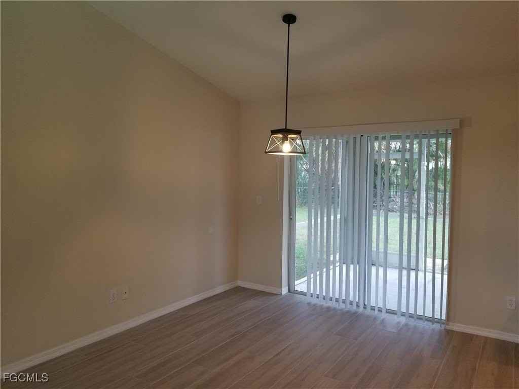 914 Santa Barbara Blvd - Photo 5 of 13