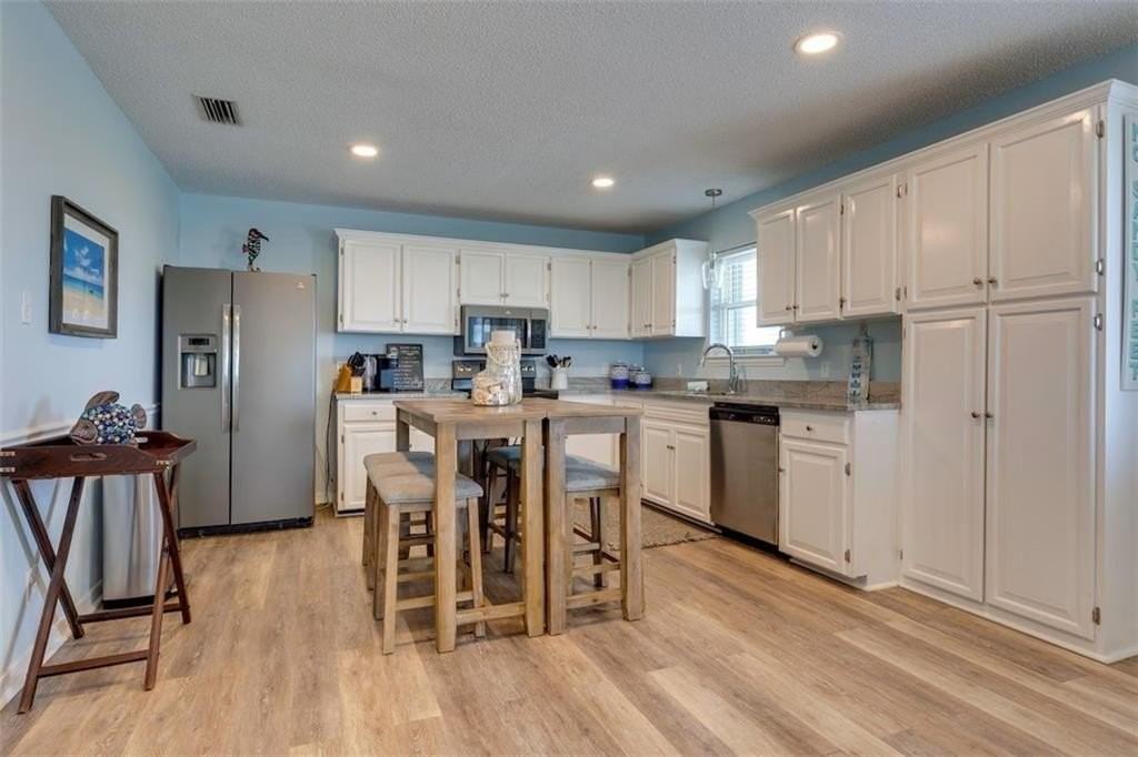 111 Ponce De Leon Ct - Photo 5 of 28