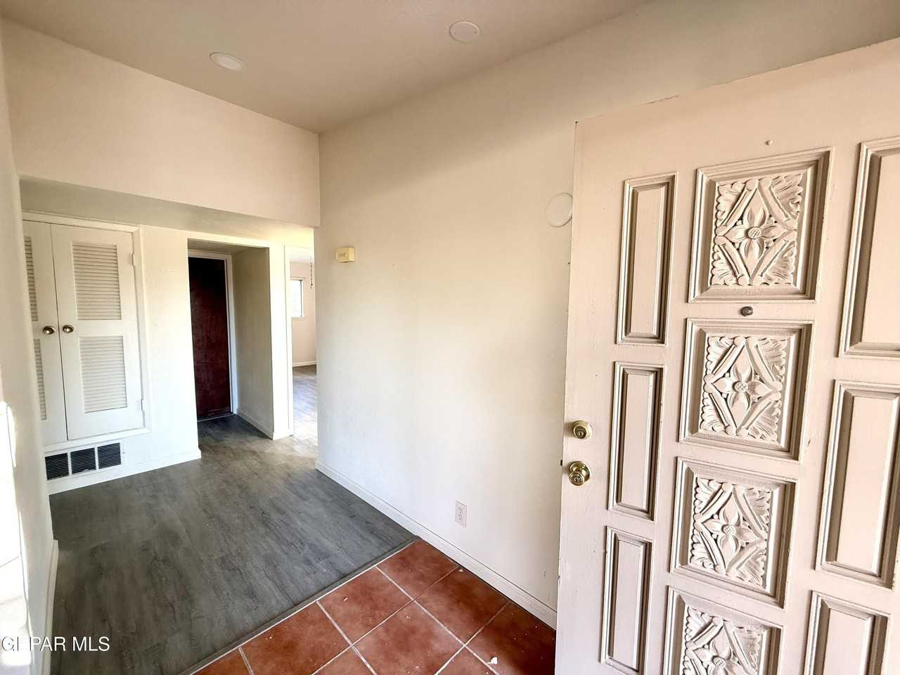 3216 Drumond Rd - Photo 3 of 16