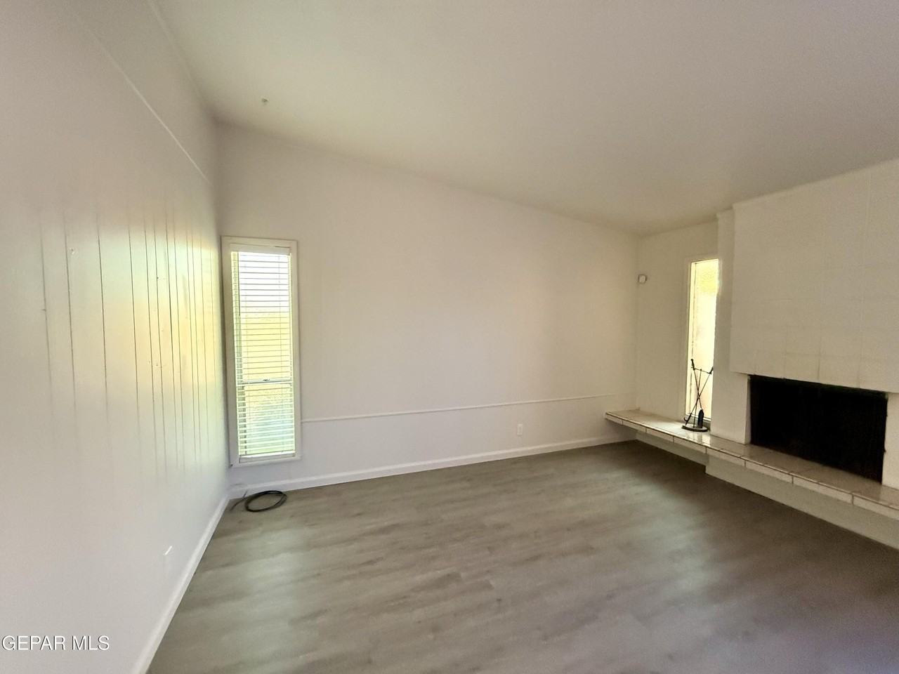 3216 Drumond Rd - Photo 4 of 16