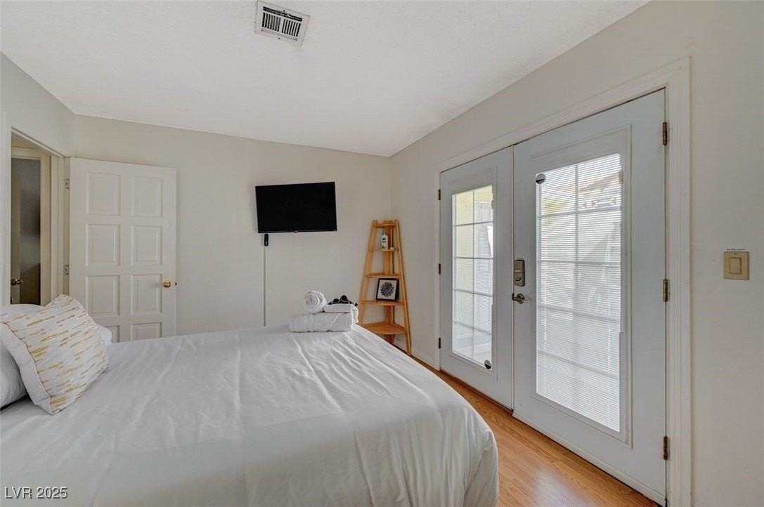 5248 Rambling Rd - Photo 2 of 33