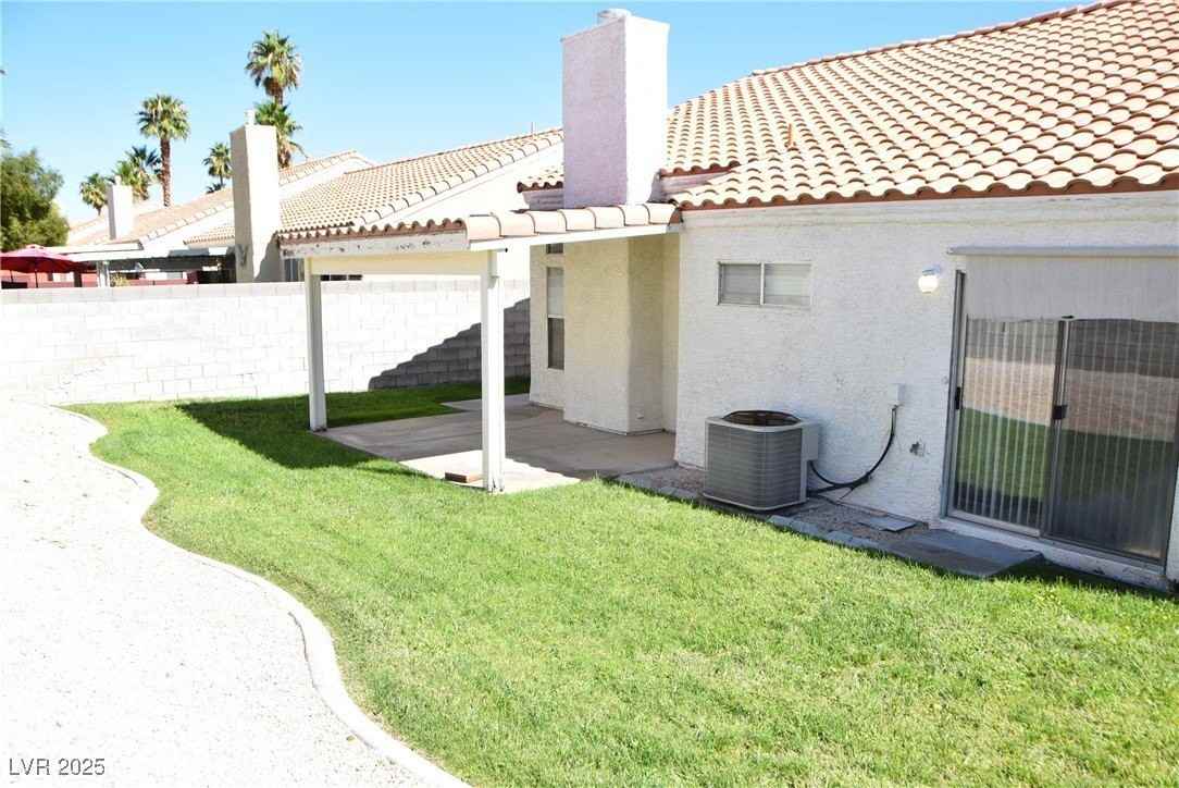 5453 Desert Valley Drive - Photo 5 of 38