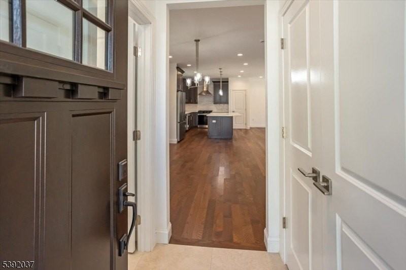 235 Martin Luther King Ave - Photo 5 of 33