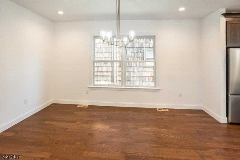 235 Martin Luther King Ave - Photo 7 of 33