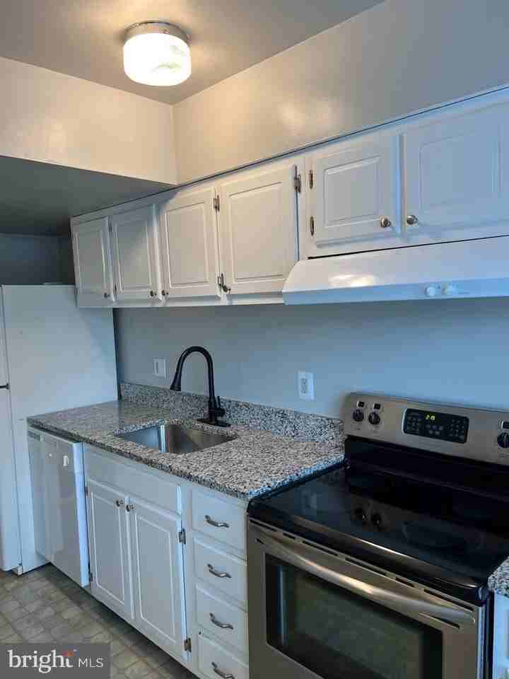 8452 Sandstone Way - Photo 2 of 19