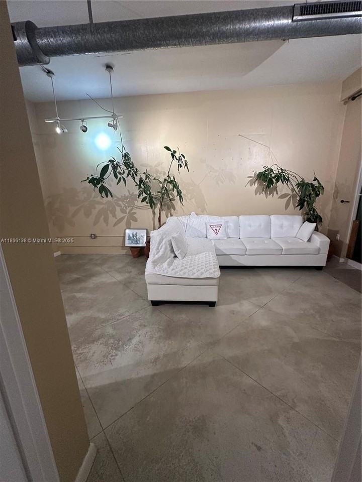 2001 Biscayne Boulevard #3503 - Photo 7 of 34