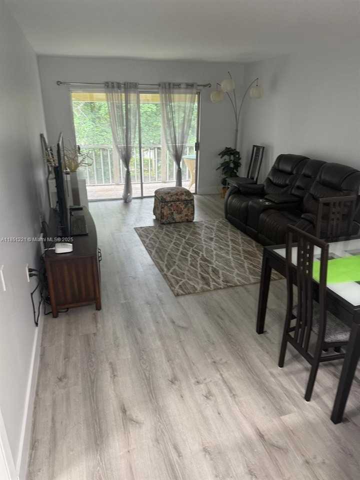 1102 Bahama Bnd #D2 - Photo 6 of 26