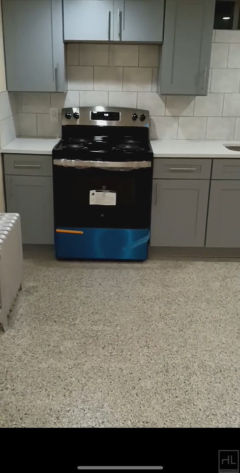 1675 E 48th St - Photo 3 of 10