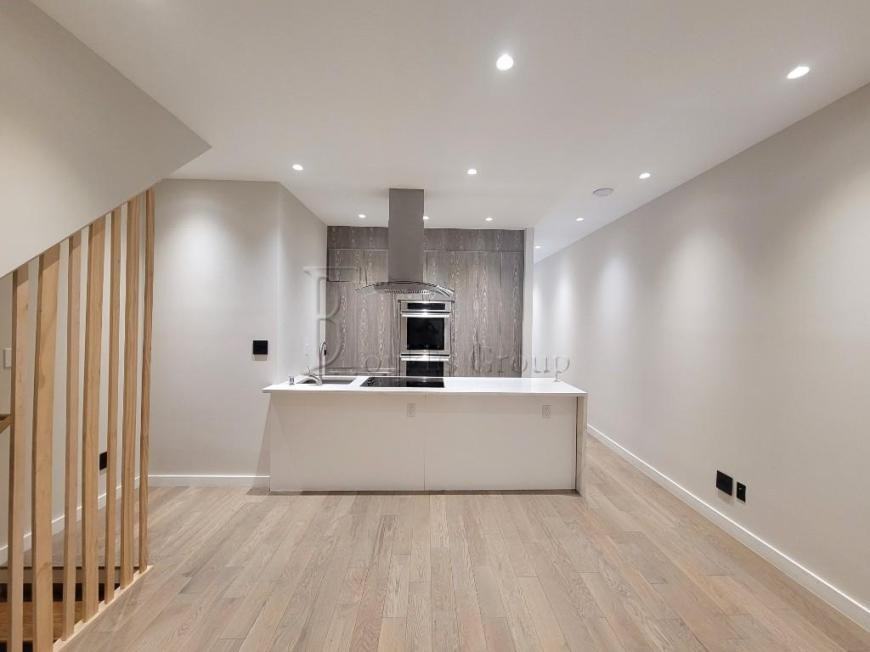 2564 38th St - Photo 2 of 10