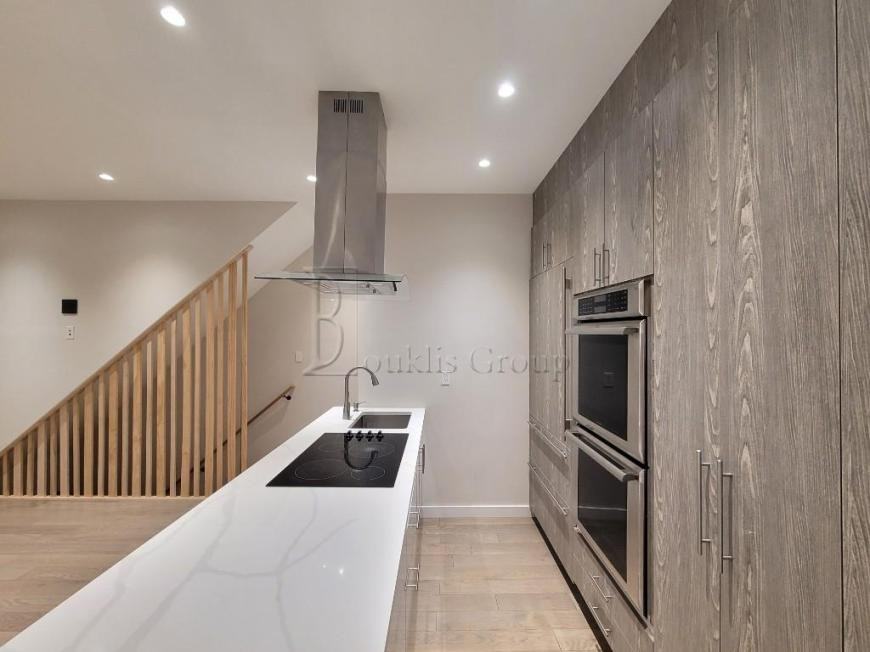 2564 38th St - Photo 4 of 10