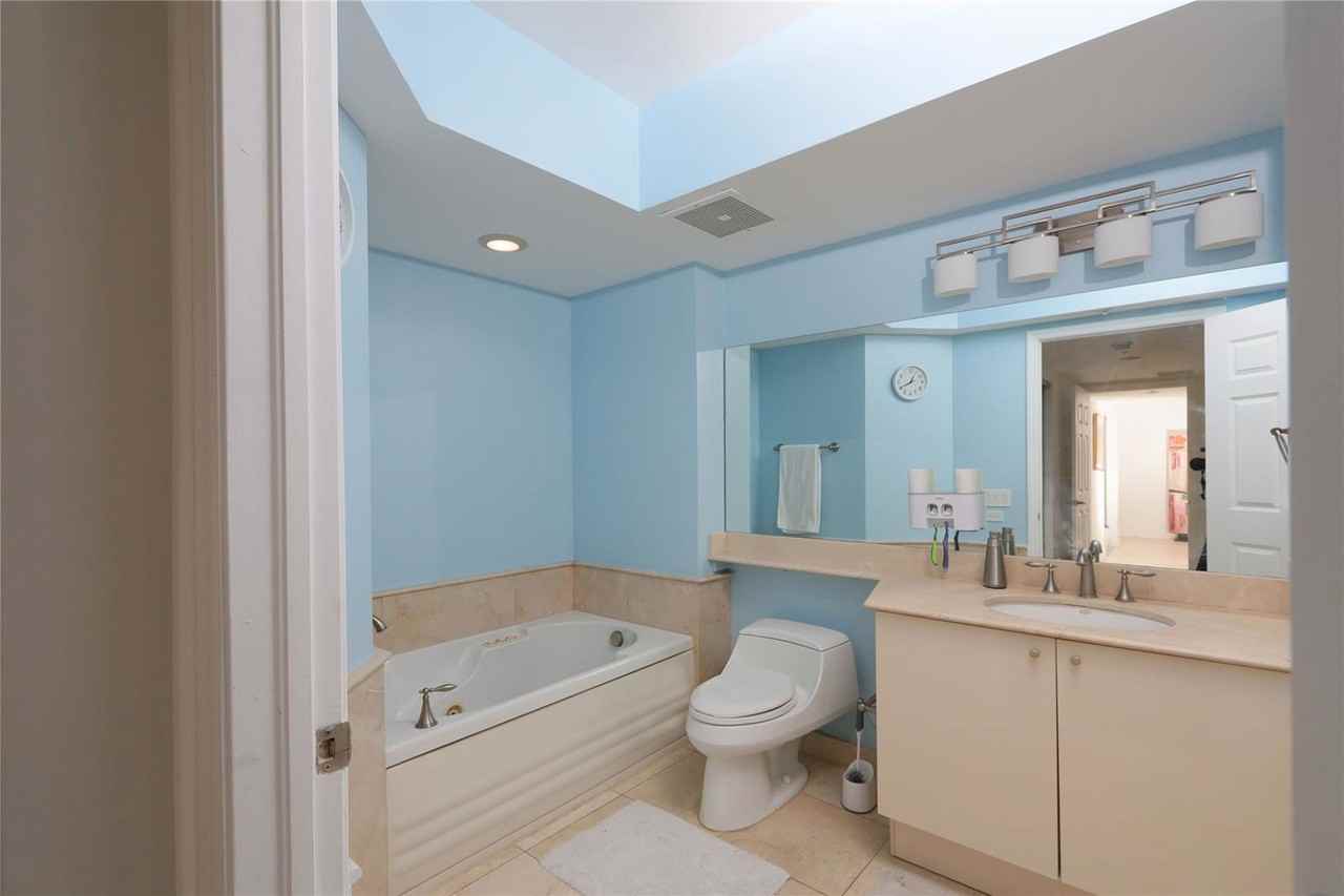 N New River Dr E #E201 - Photo 6 of 8