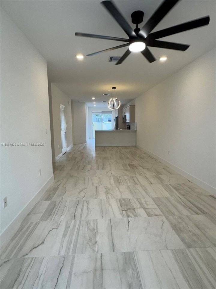 141 Sw 171st Way #141 - Photo 7 of 32